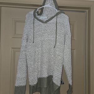 Cozy V-Neck Hooded Sweater in Cream and Green